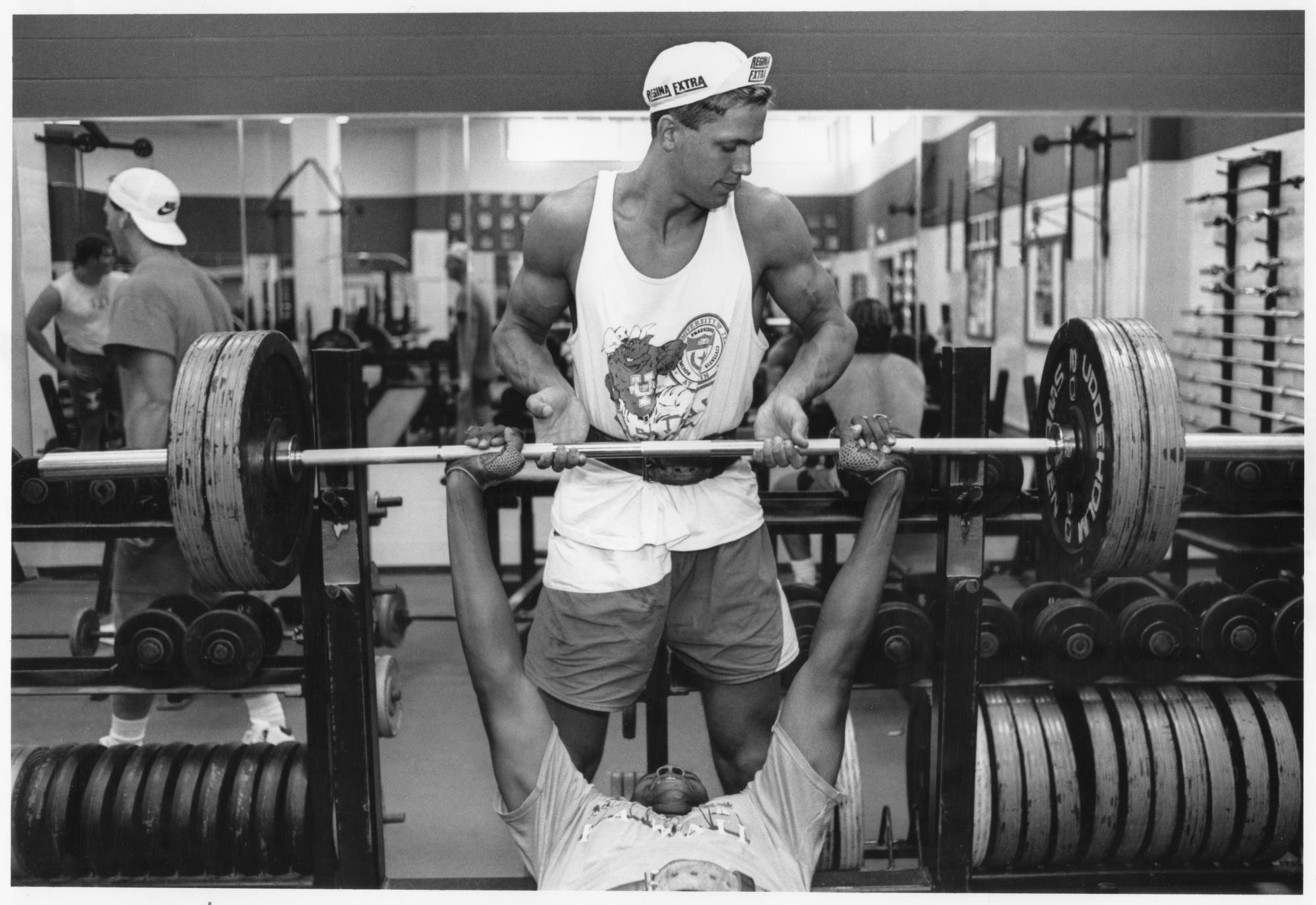 Daily Texan (1990 #1) - Weight Training