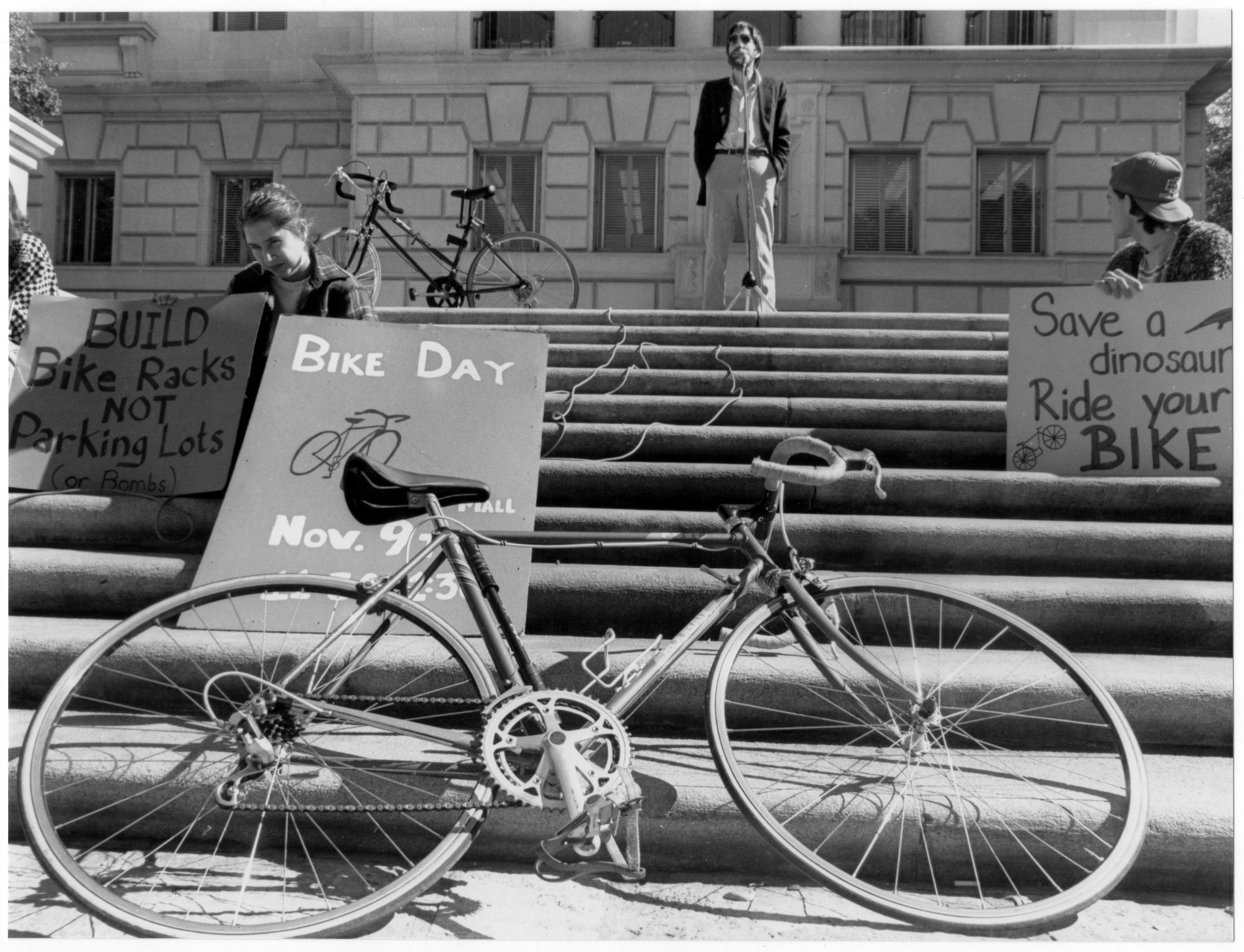 Daily Texan (1990 #2) - Bike Day