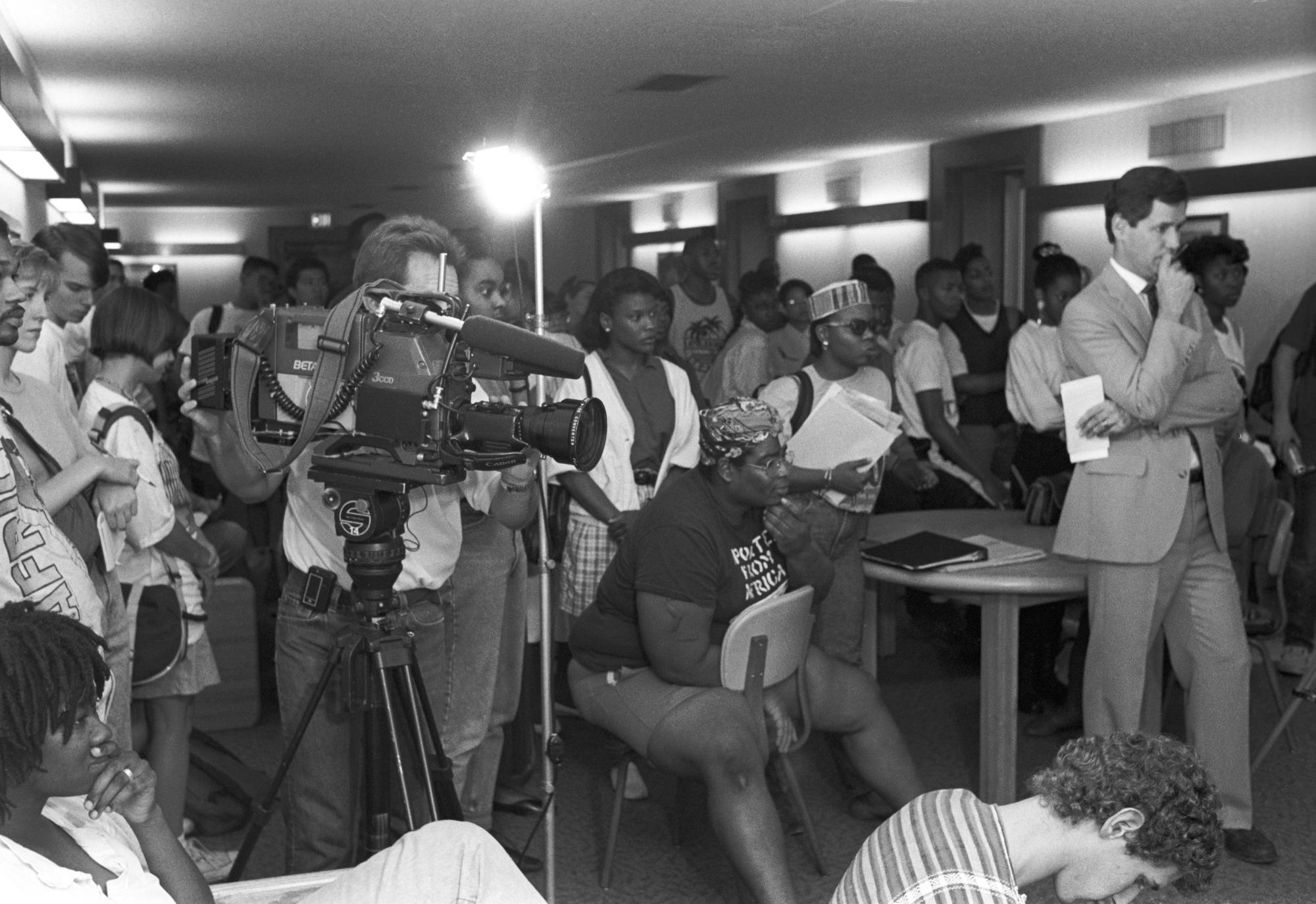 Daily Texan (1990 #2) - BSA Press Conference #2