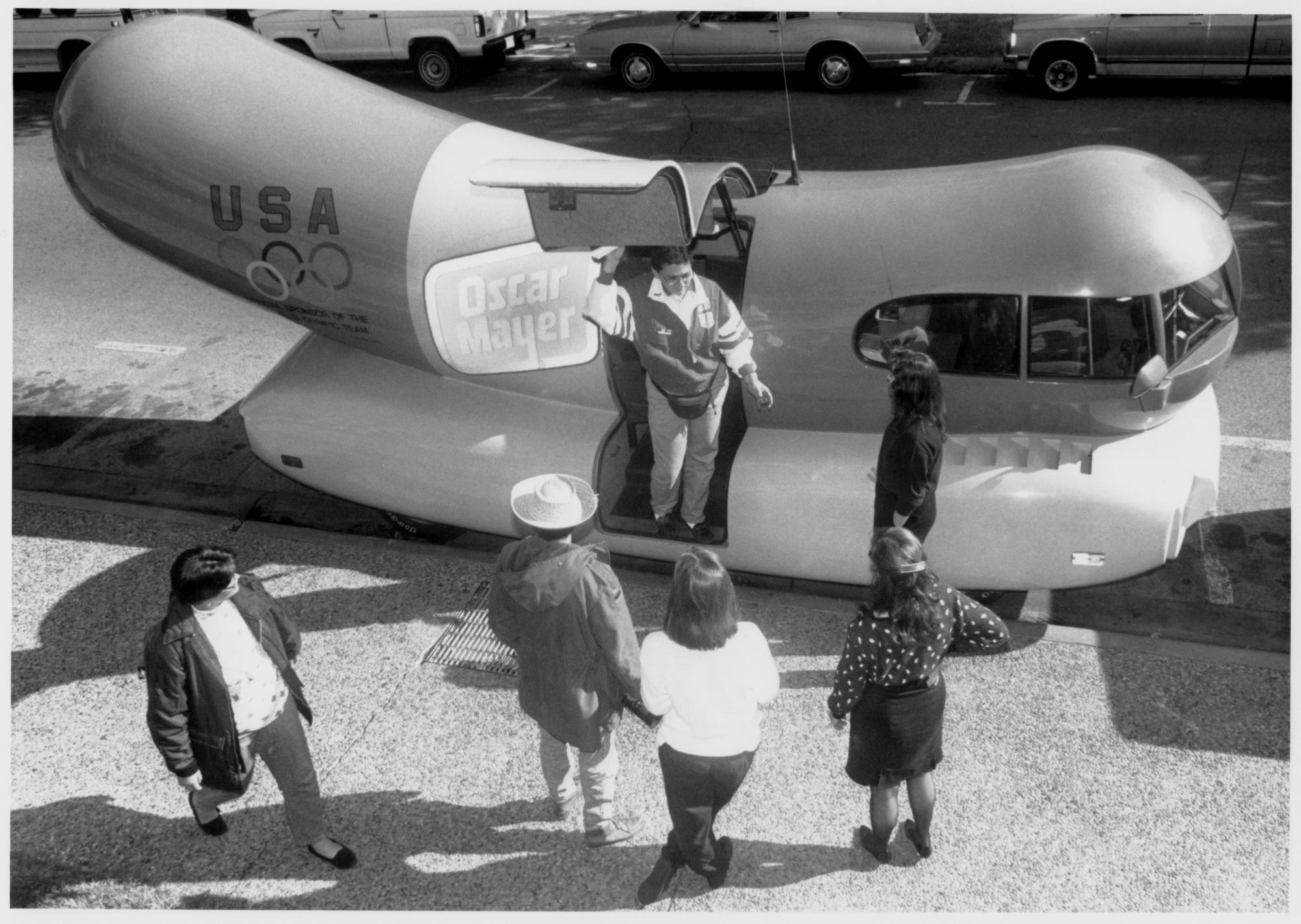 Daily Texan (1991-1992) - Wiener Mobile