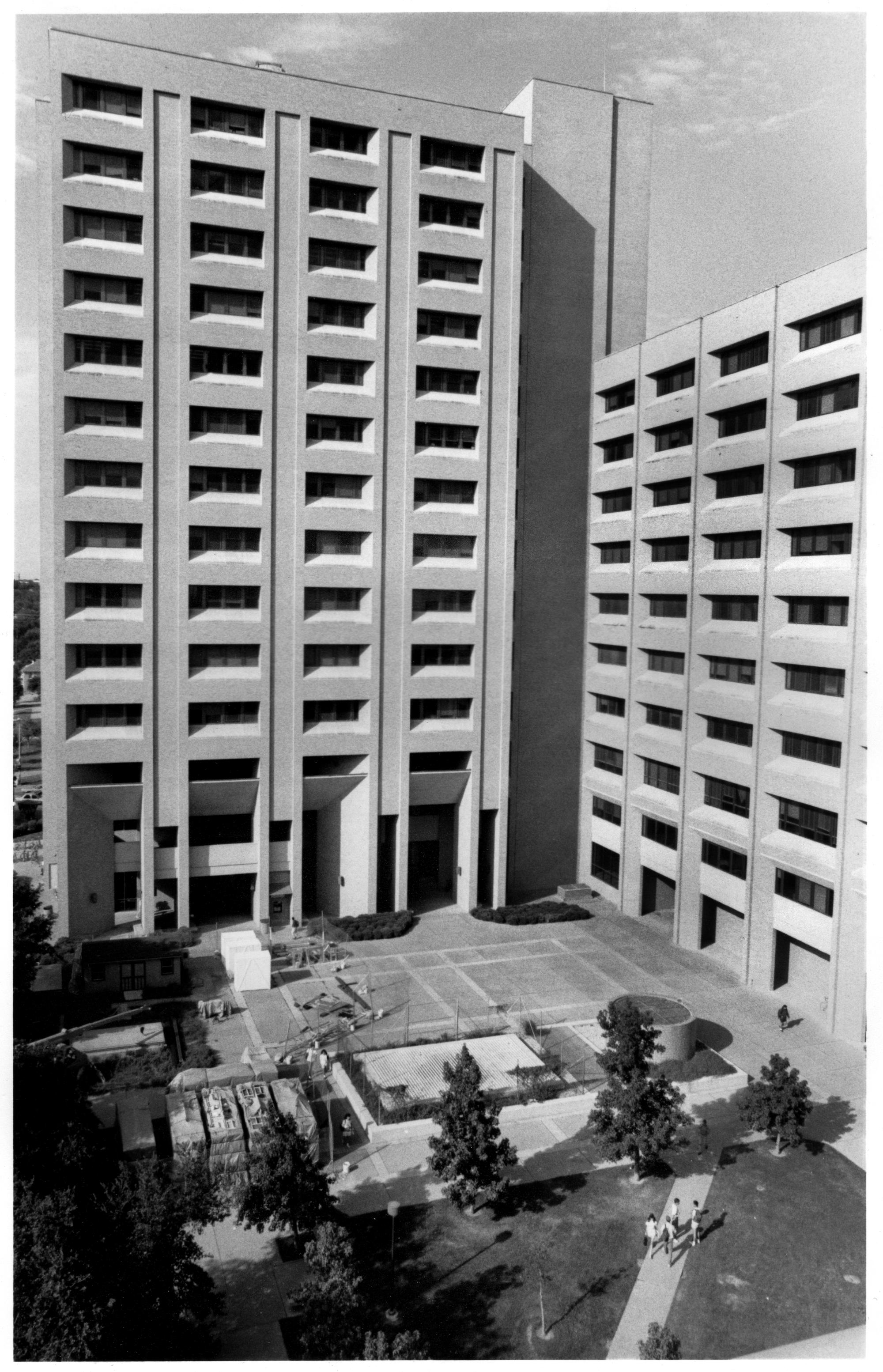 UT Austin Physics Dept (1990) - Physics Building