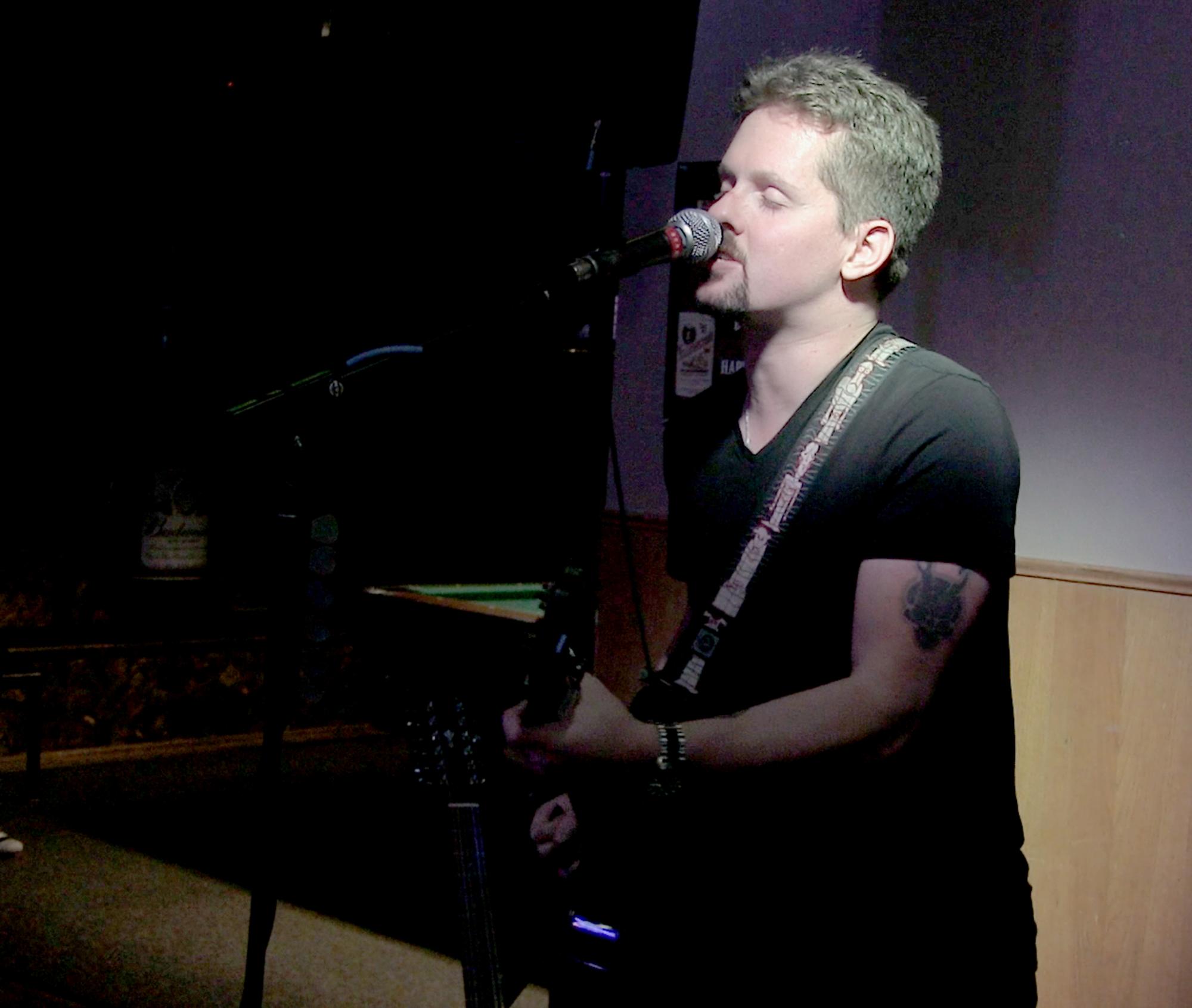 Cheyenne Music - Bobby Phillipps