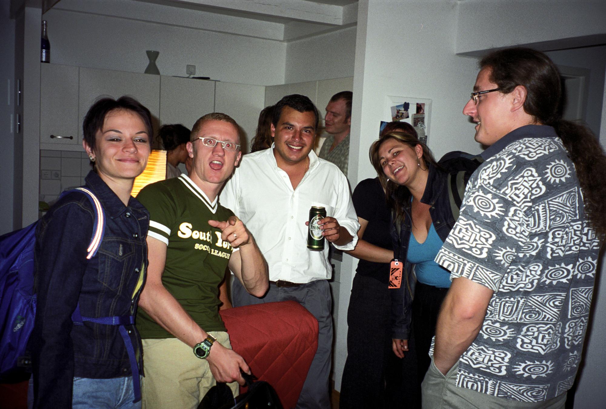 Dresden (2001) - Party