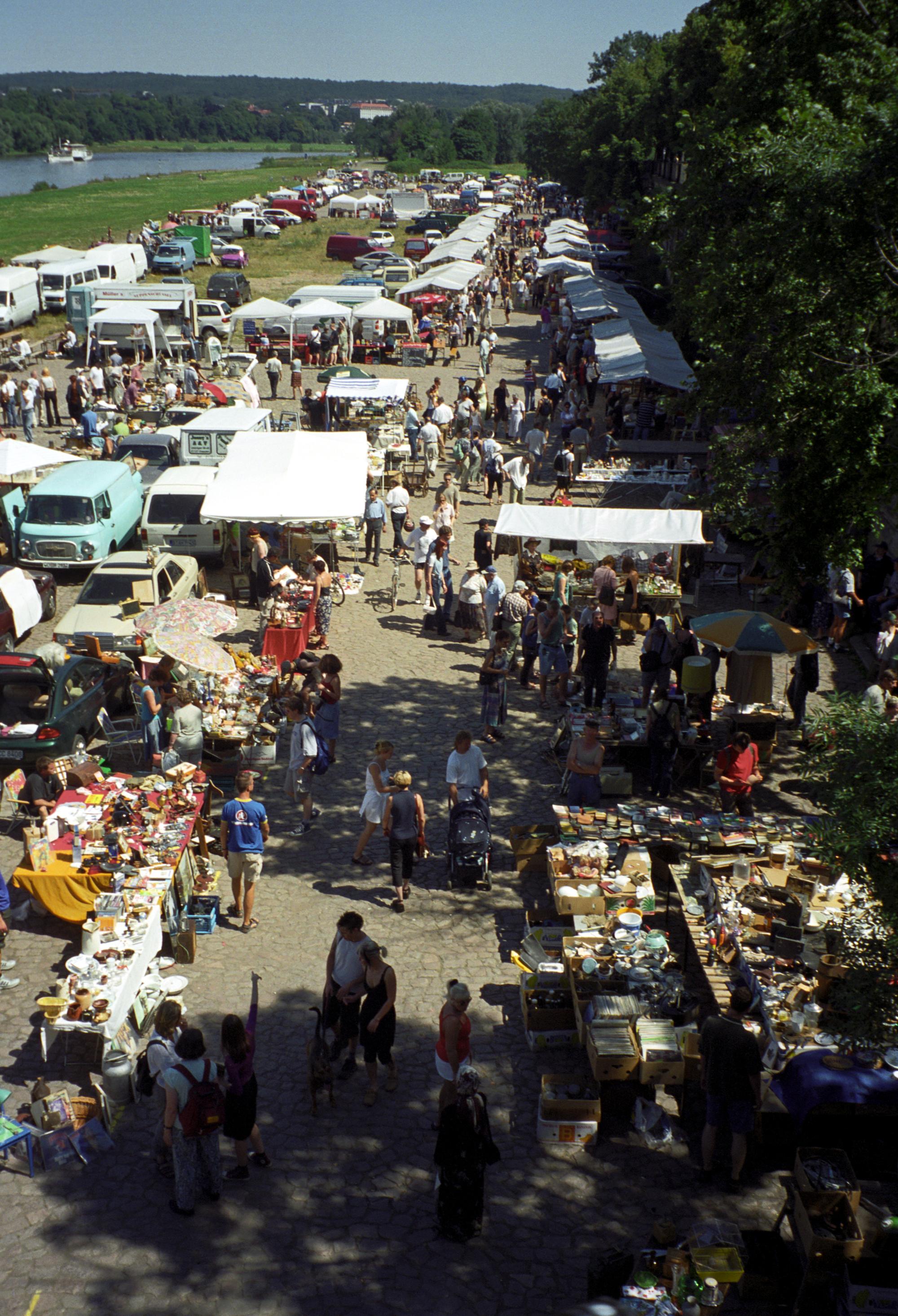 Dresden (2001) - Elbe Saturday Market