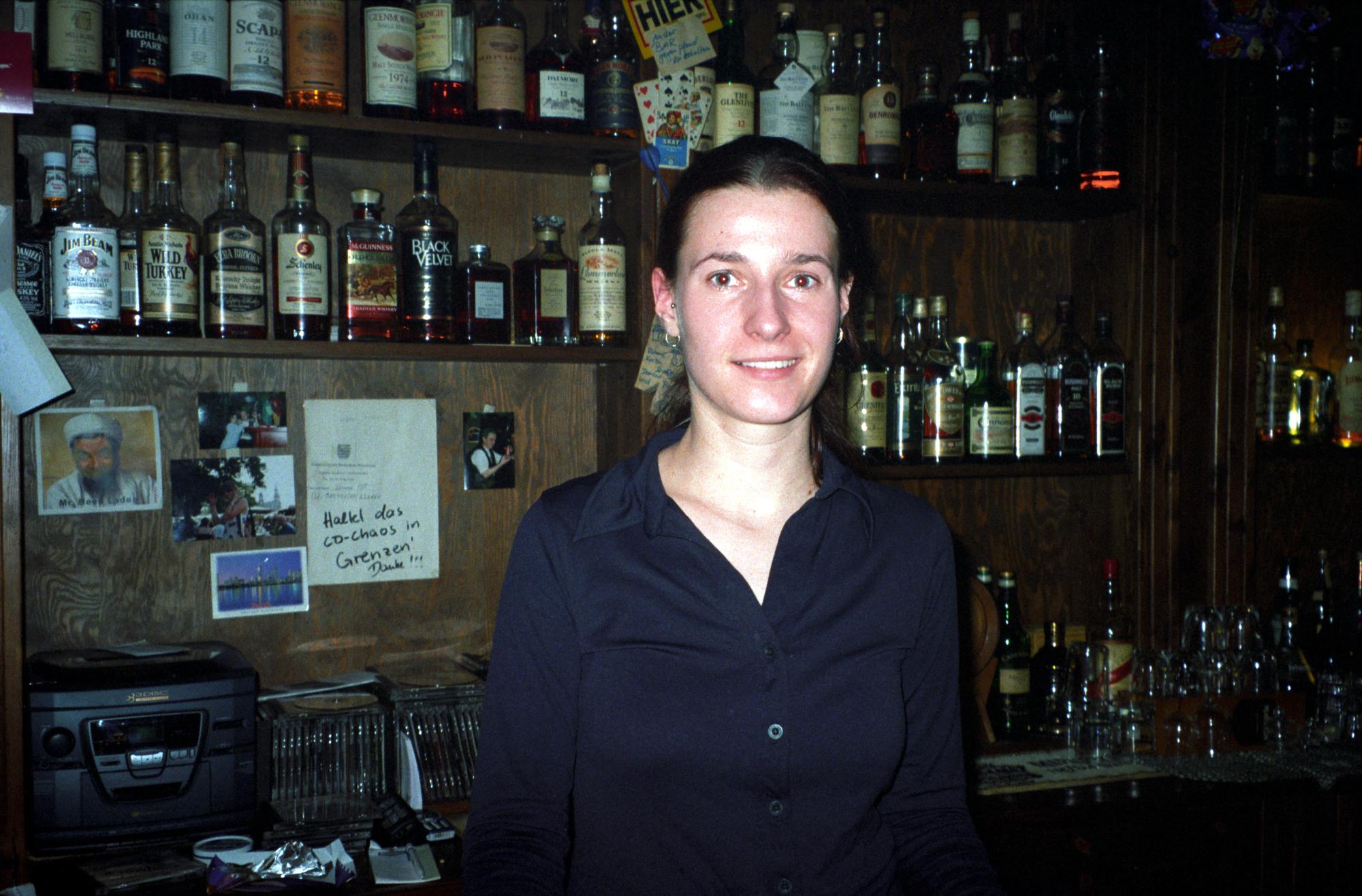 Dresden (2002) - Bar At Tra Na Nog