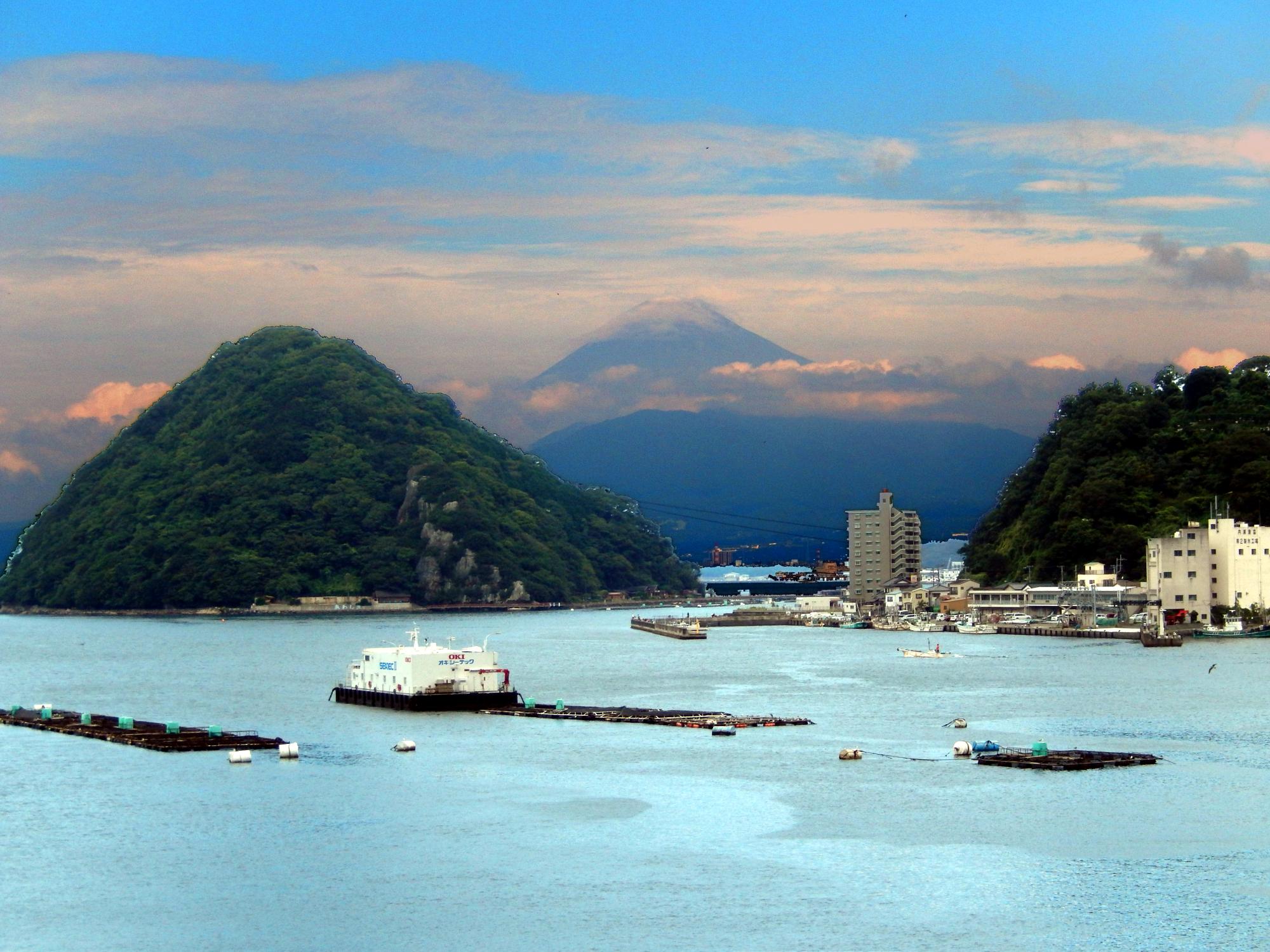 Numazu - Uchiura Bay Mt Fuji