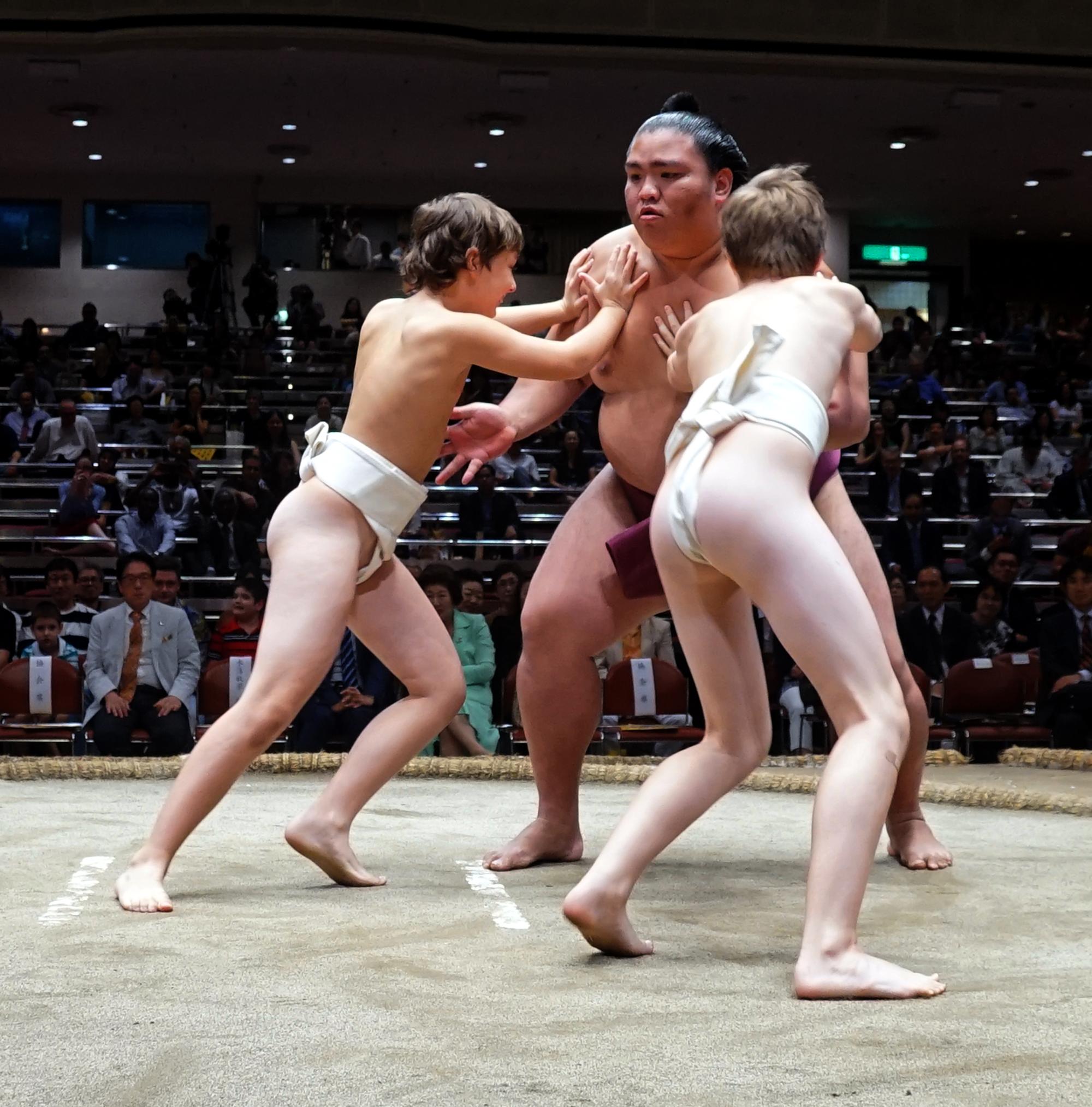 United School of Tokyo (2015-2017) - Sumo Wrestling #05
