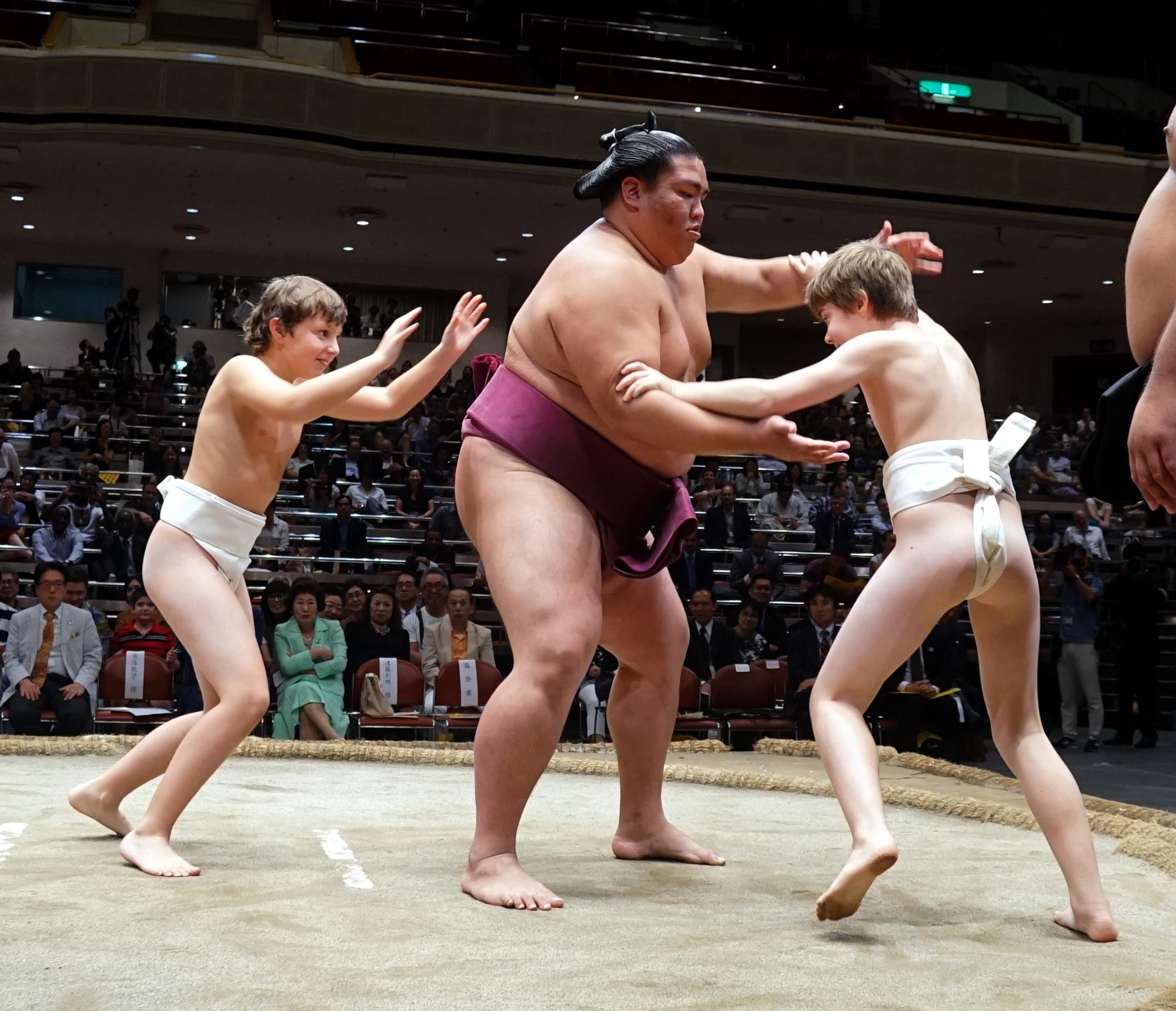 United School of Tokyo (2015-2017) - Sumo Wrestling #06