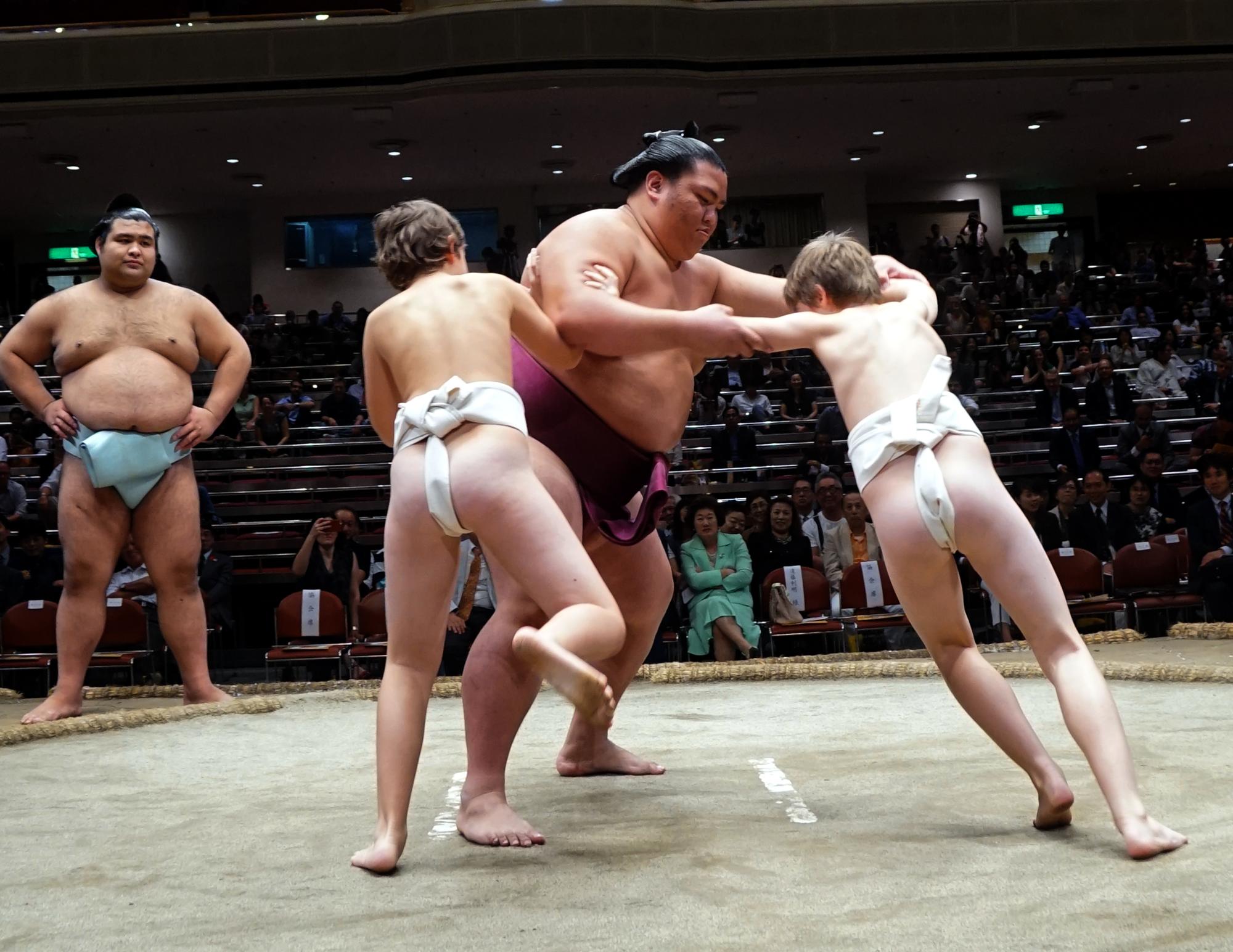 United School of Tokyo (2015-2017) - Sumo Wrestling #07