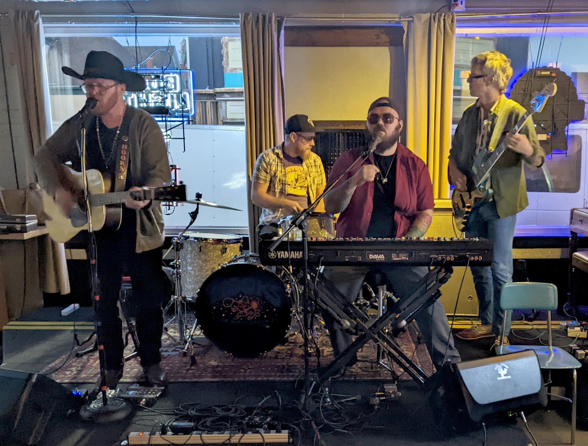 Laramie Music - Hooks And The Huckleberries