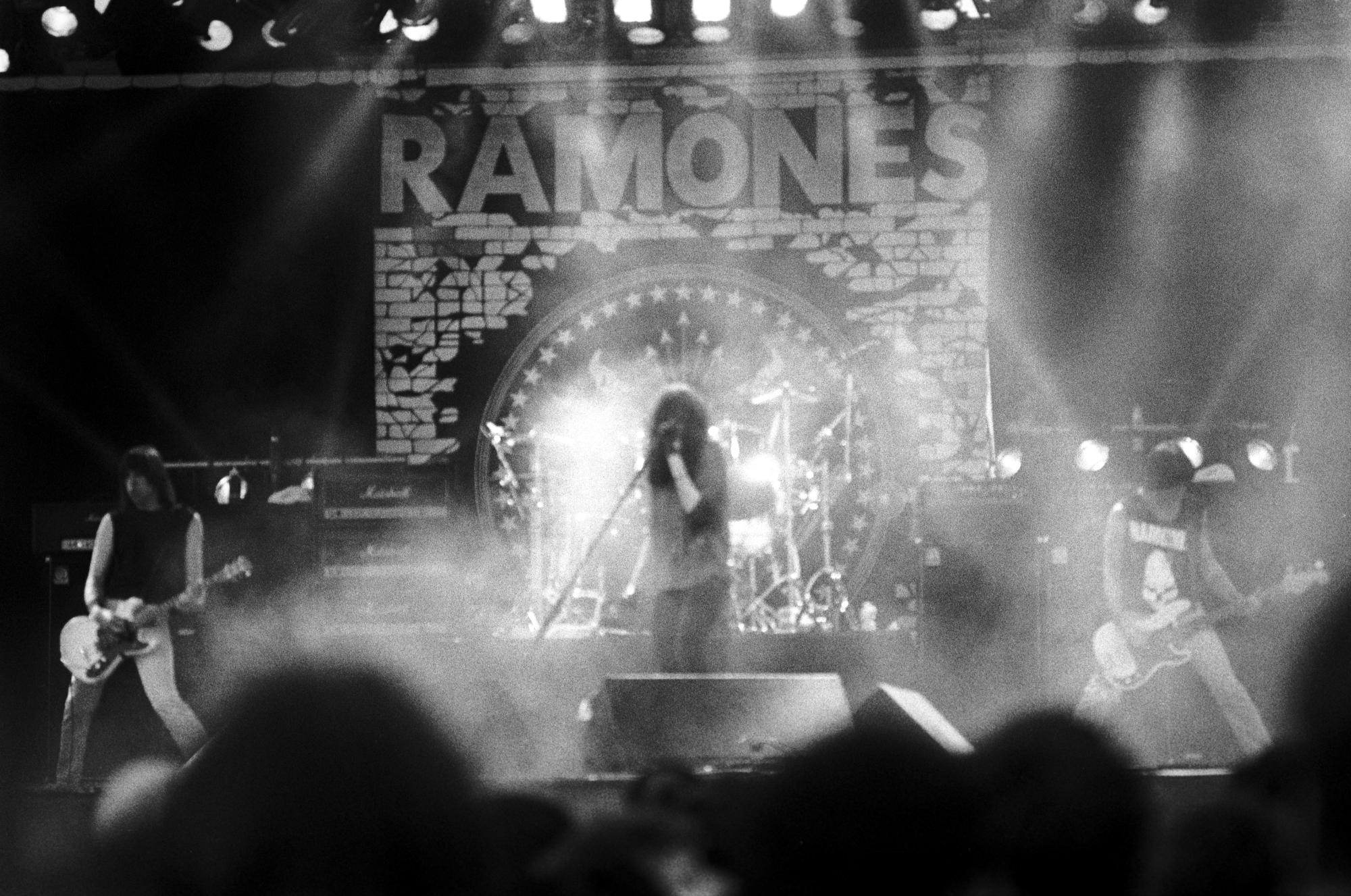 Live Shots - Ramones #1
