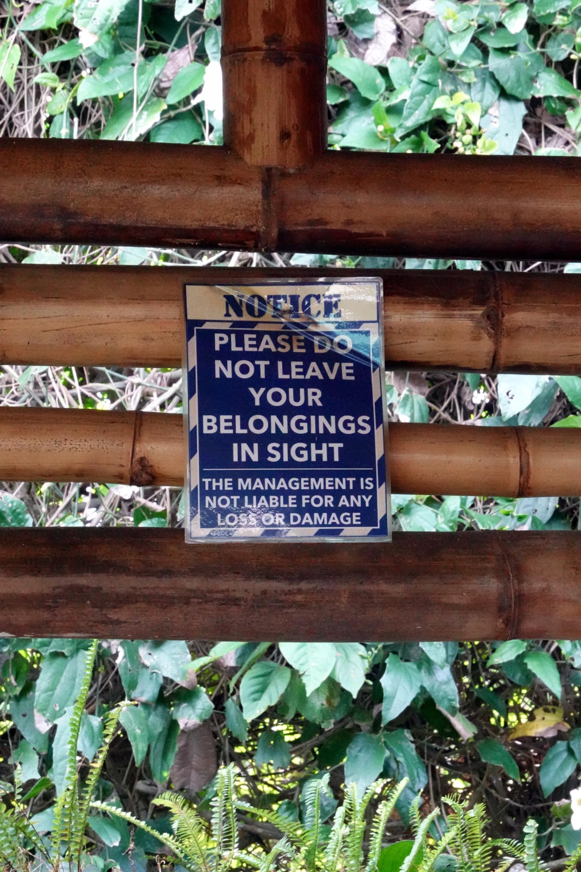 Signs of the Philippines - Take Your Belongings