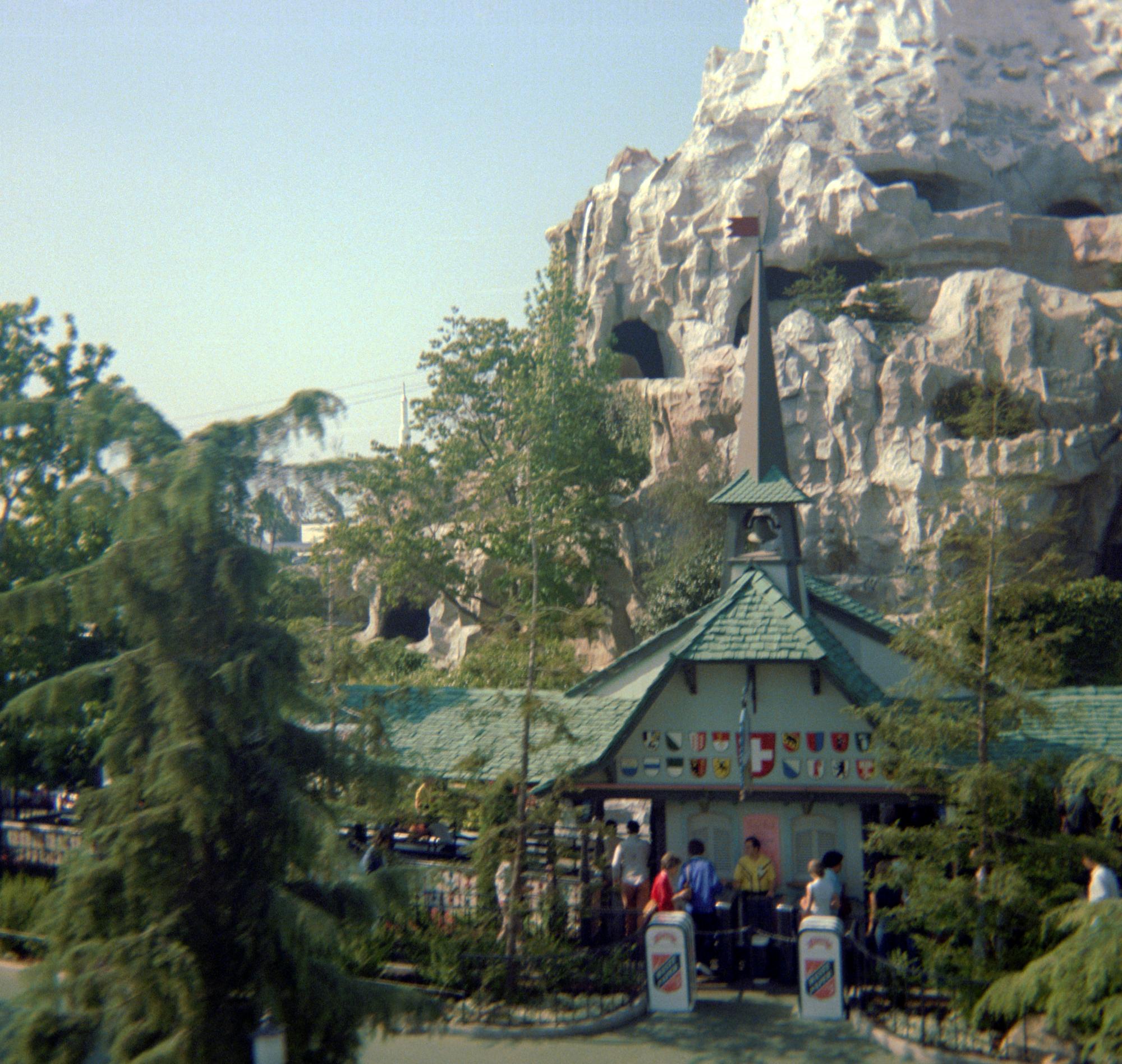 Disneyland - Matterhorn #2