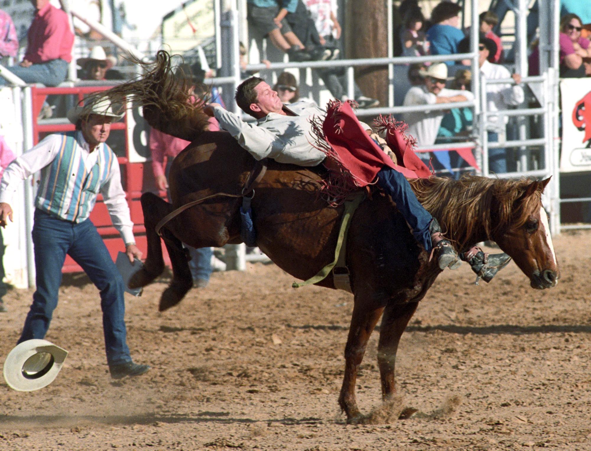 Imperial Valley Rodeo (1992) - Saddle Bronc #06