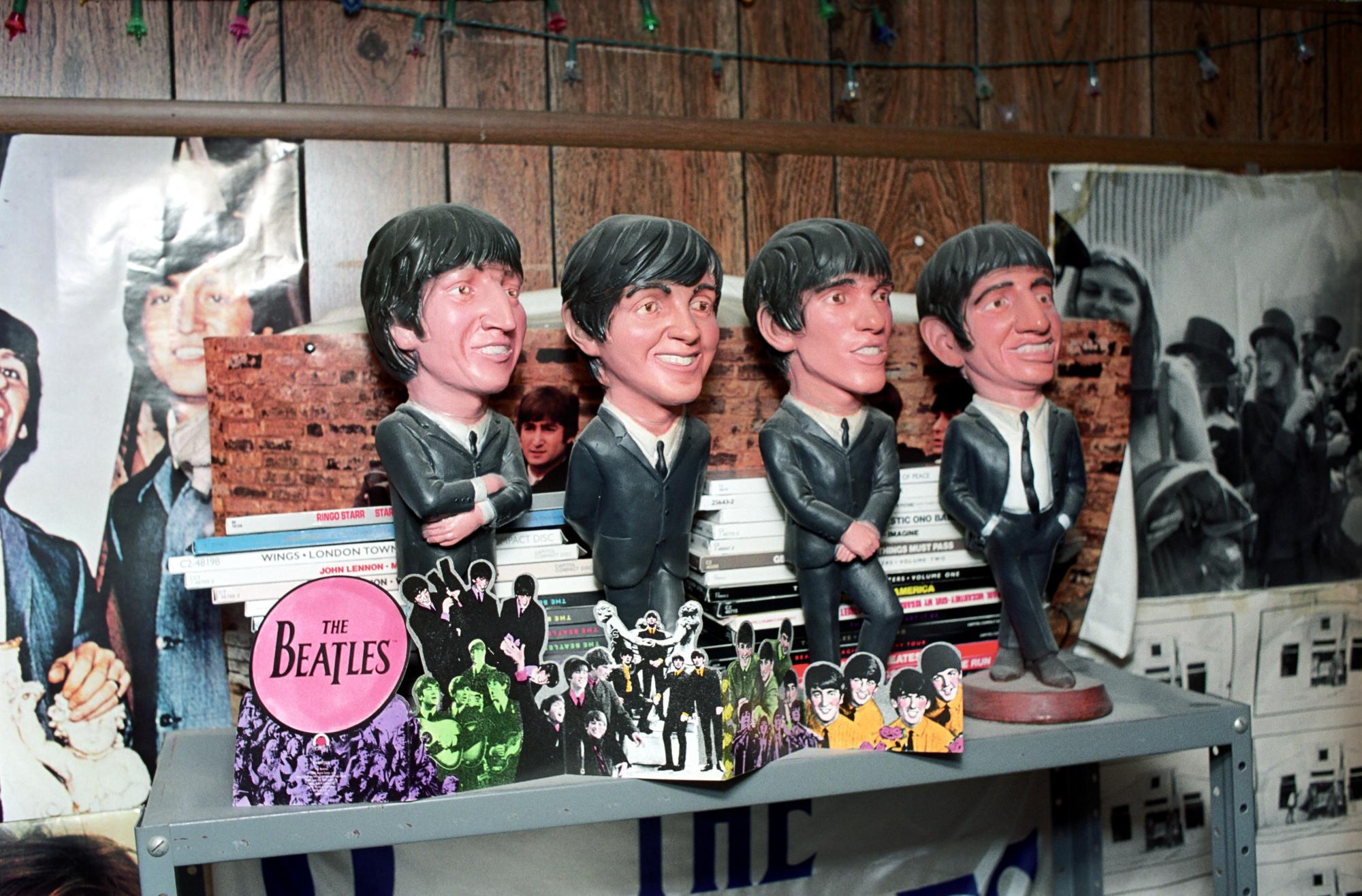 Horizon City - Beatles Minature Statues