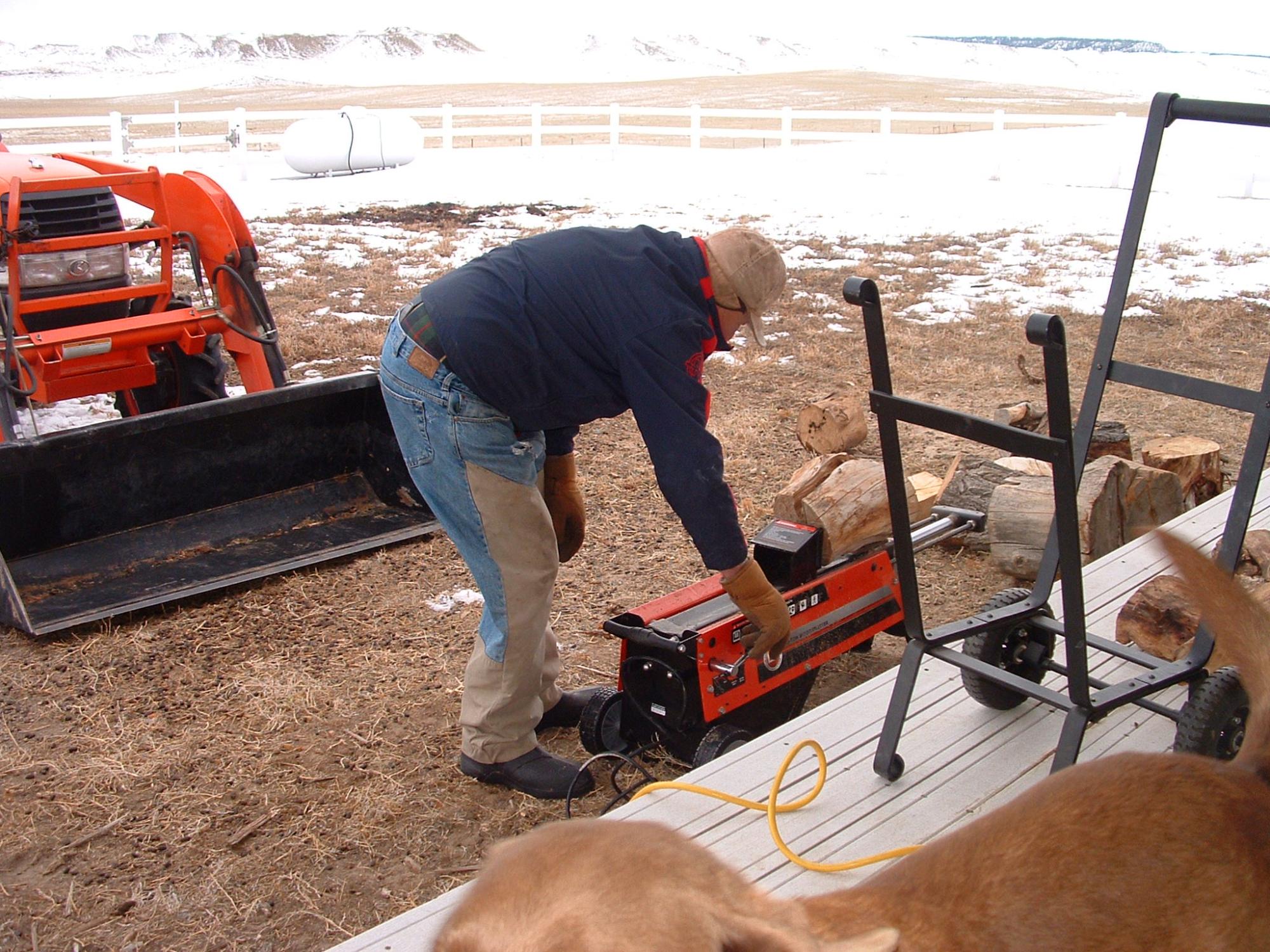 Holiday Ranch (2005-2014) - Louis Working #1
