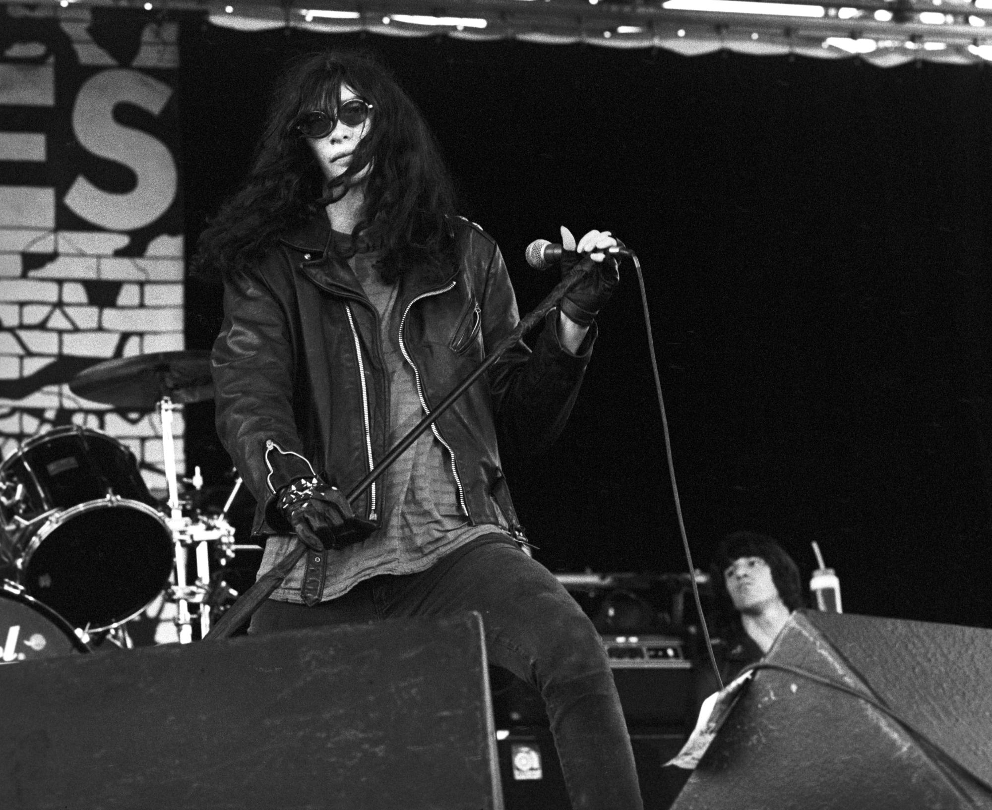 Live Shots - Joey Ramone