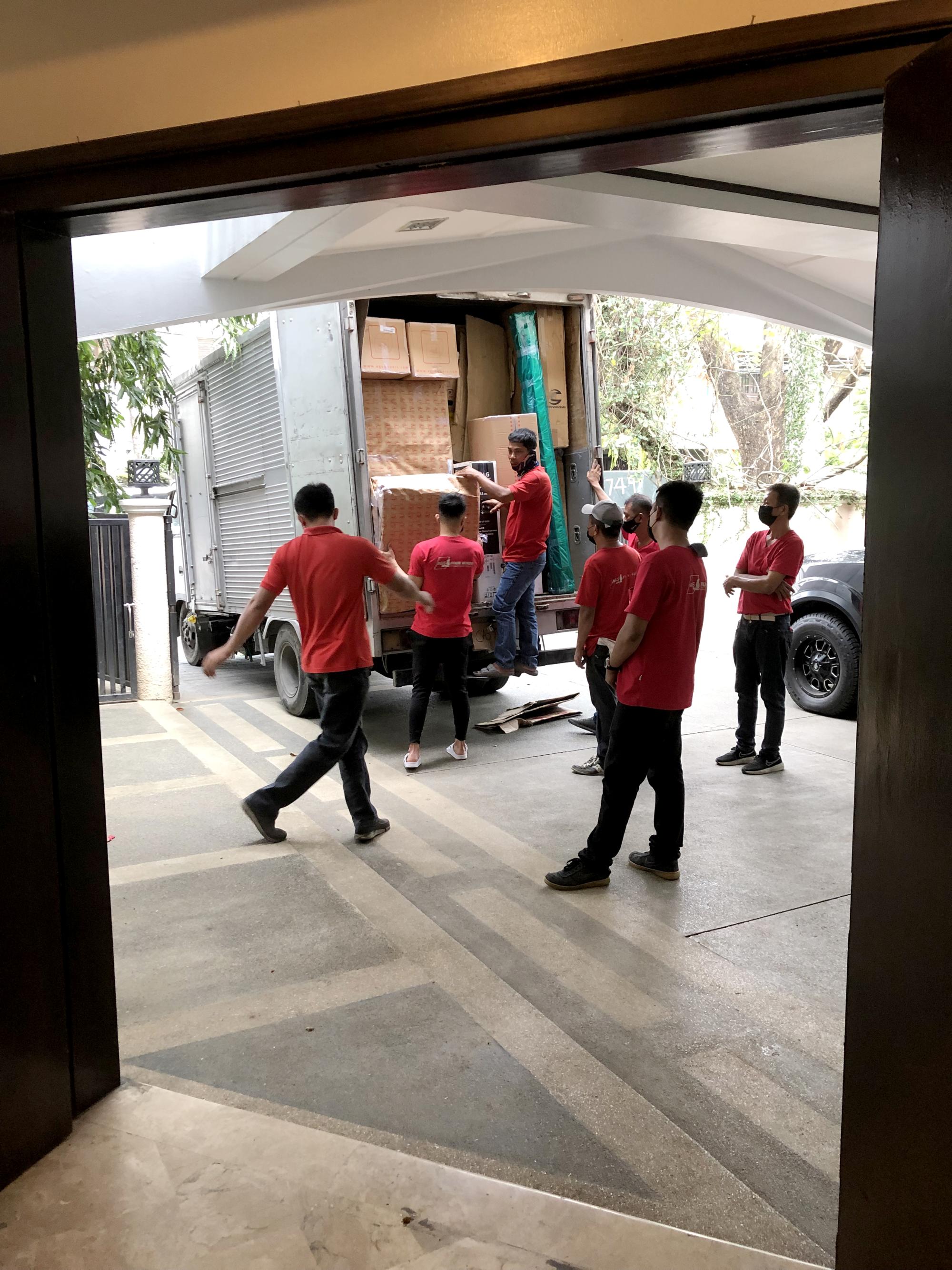Makati - Moving Crew