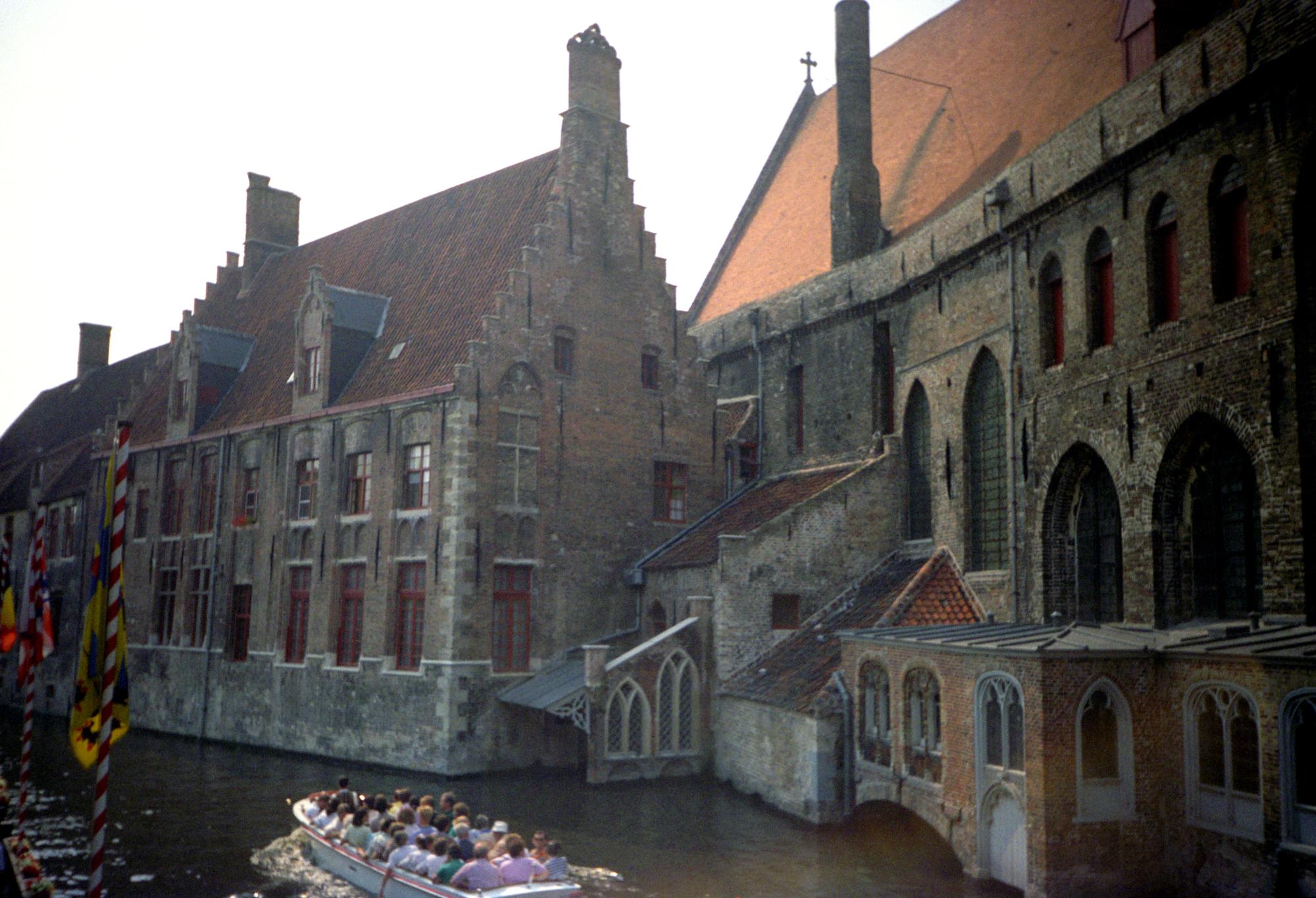 Benelux (Ana) - Brugge #01